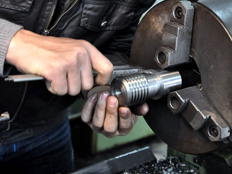 車工和加工中心誰累？工作難度！