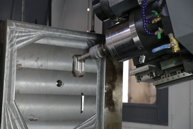 立式深孔鉆的加工特點，使用方法和主要功能