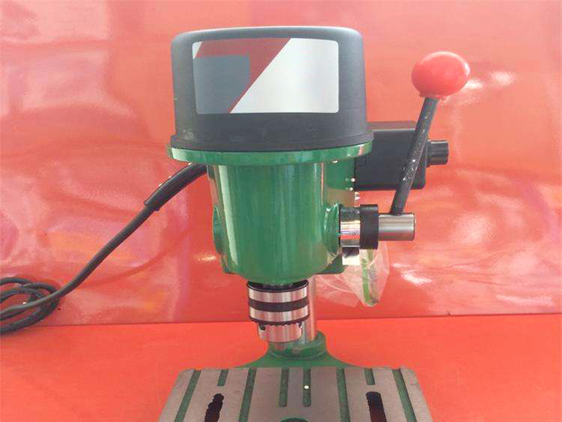 鉆孔機的夾頭怎么拆？會不會弄壞