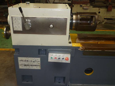 數(shù)控機床為適應現(xiàn)代工業(yè)批量自動生產應運而生